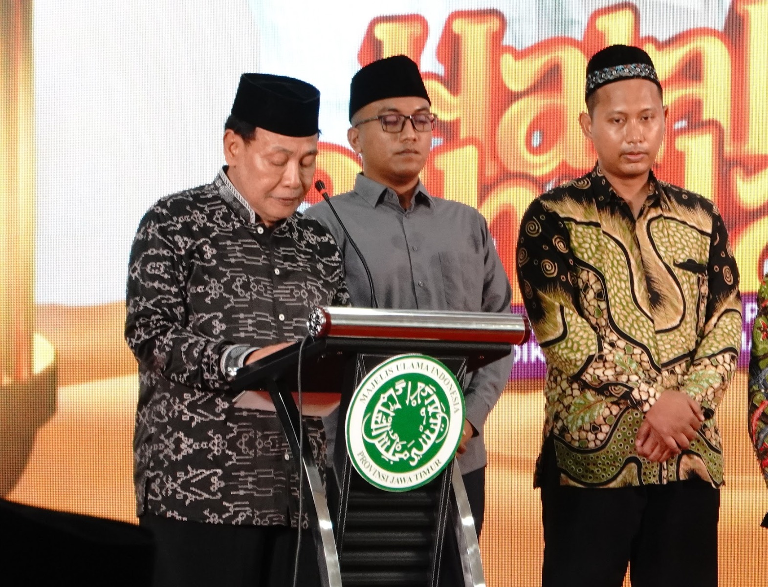 Ketua Umum MUI Jatim Resmikan Lembaga Sertifikasi Profesi di Kantor MUI Jatim